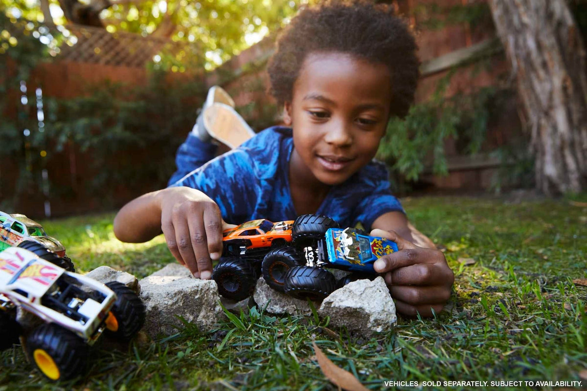 Monster Trucks Demolition Doubles - Spur Of Moment vs. Steer Clear, Ages 3+
