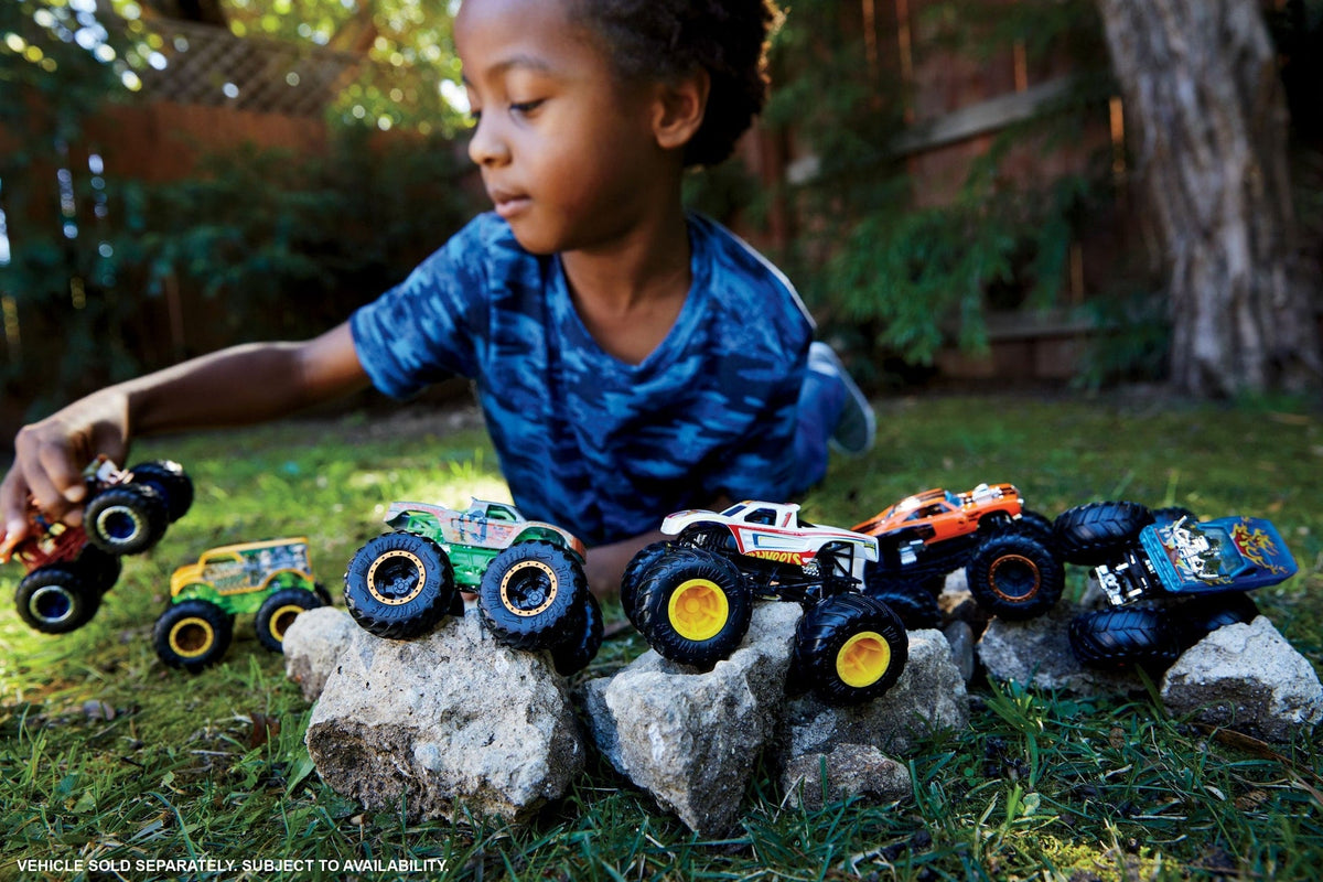 Monster Trucks Demolition Doubles - Spur Of Moment vs. Steer Clear, Ages 3+