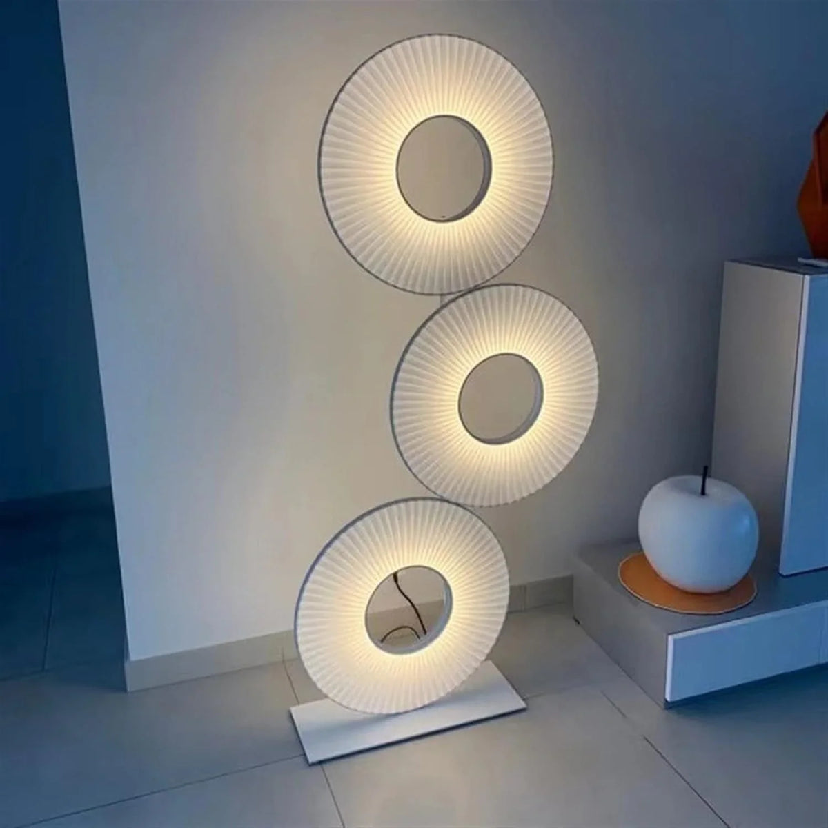 Minimalist art circle living room decorative floor lamp, warm white adjustable LED lamp, with shadow effect creating an atmosphere, acrylic material, indoor lamp