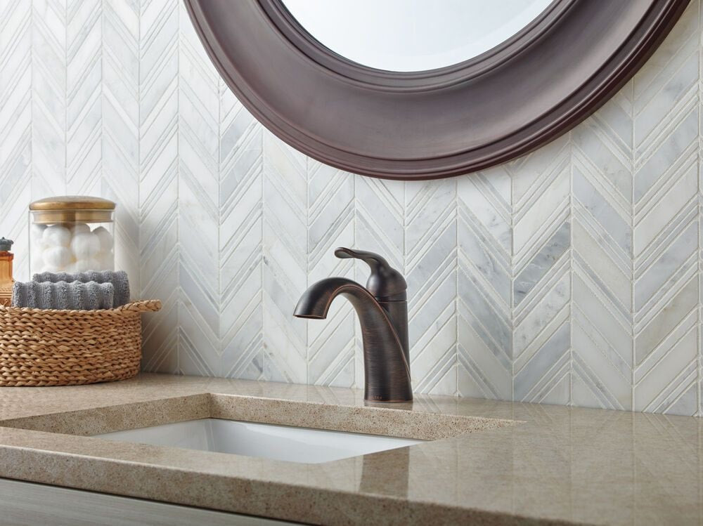 Delta 1HDL Centerset Lavatory Faucet, Venetian Bronze