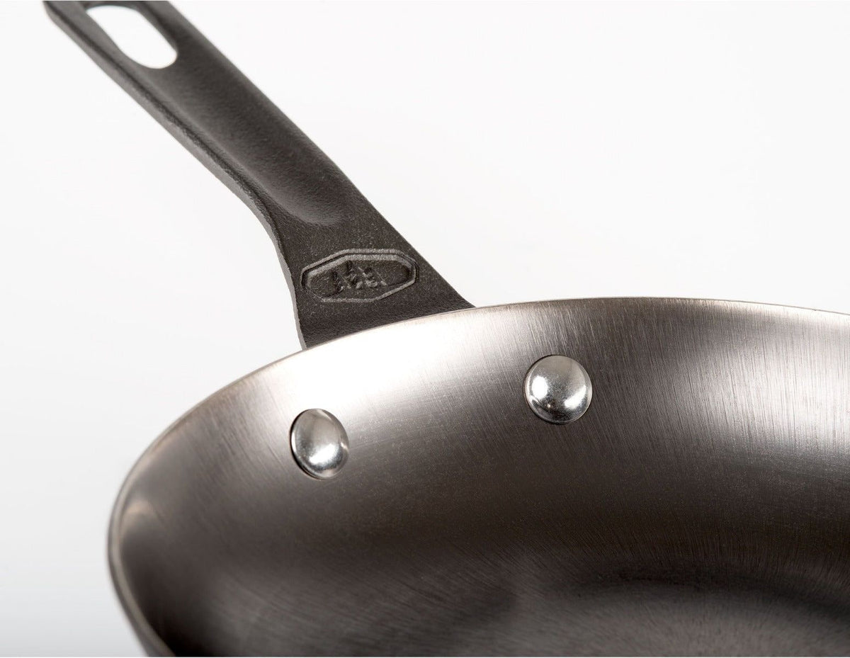 GSI Outdoors Guidecast Cast Iron Outdoor Camping Frying Pan, 10-in, Black
