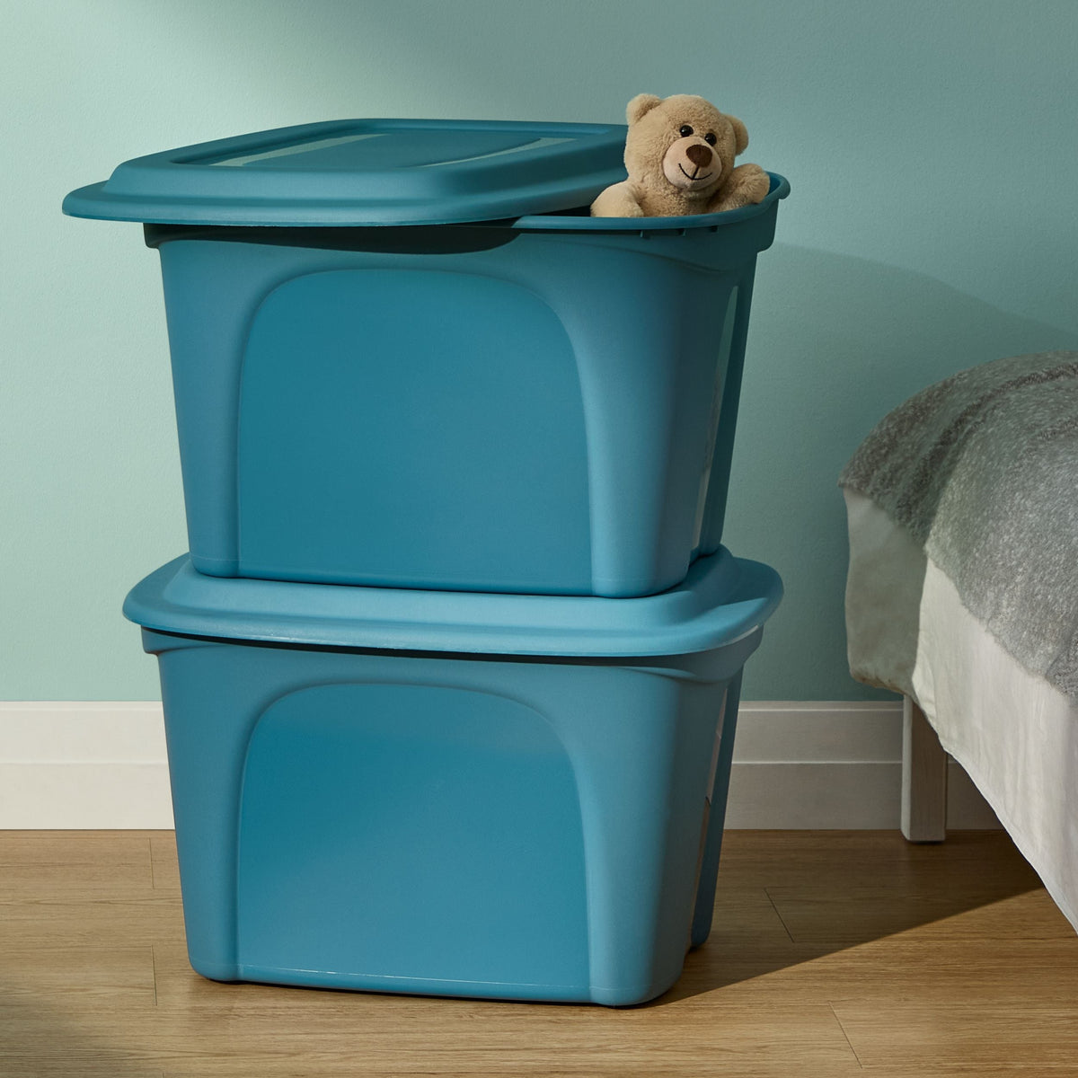type A Stackable Storage Box with Lid, 72-L, Blue